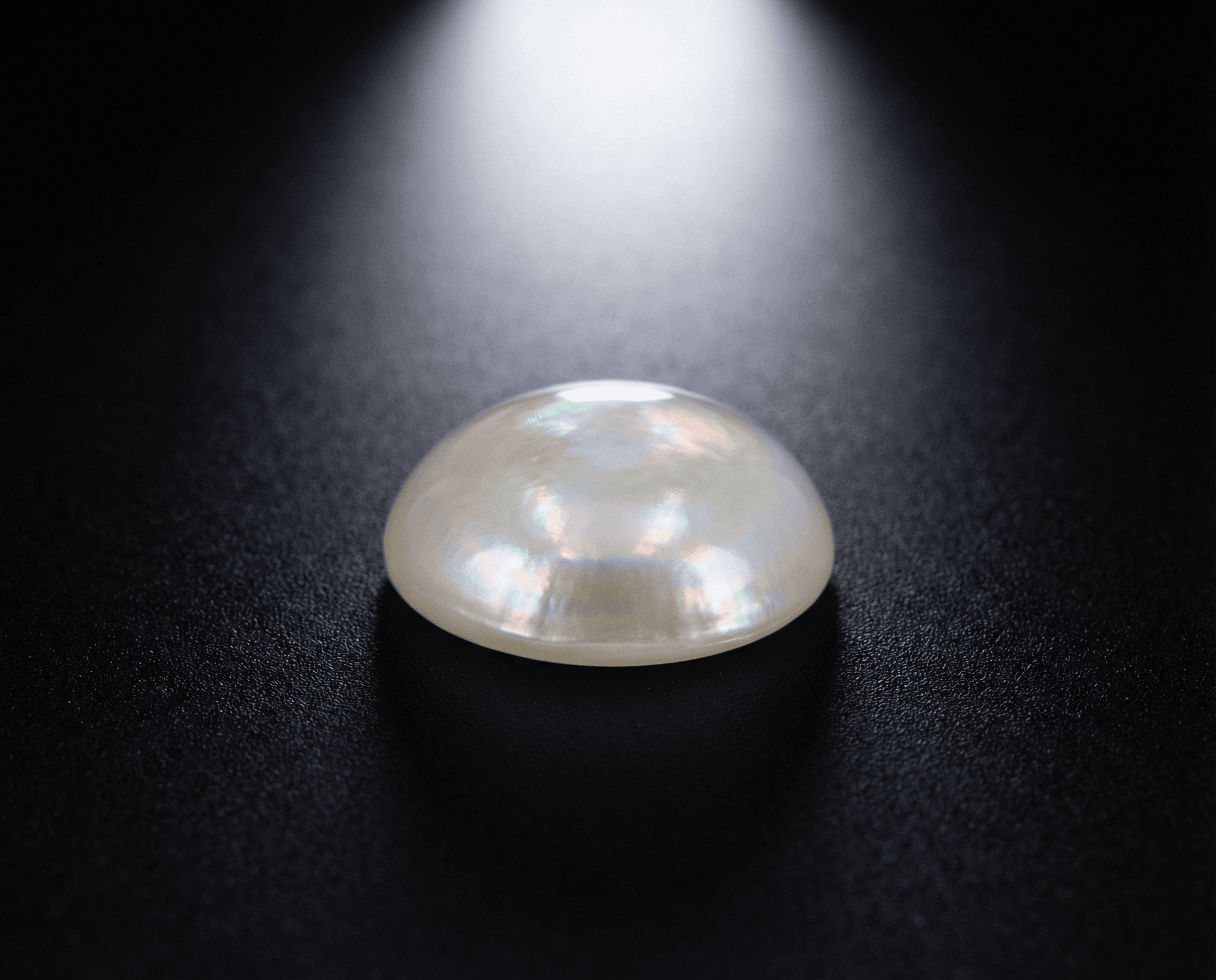 Polished Mother of Pearl cabochon