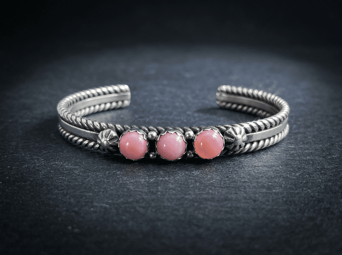 Sterling Silver Conch Shell Bracelet - Size 7 #038 - image 1 of 1